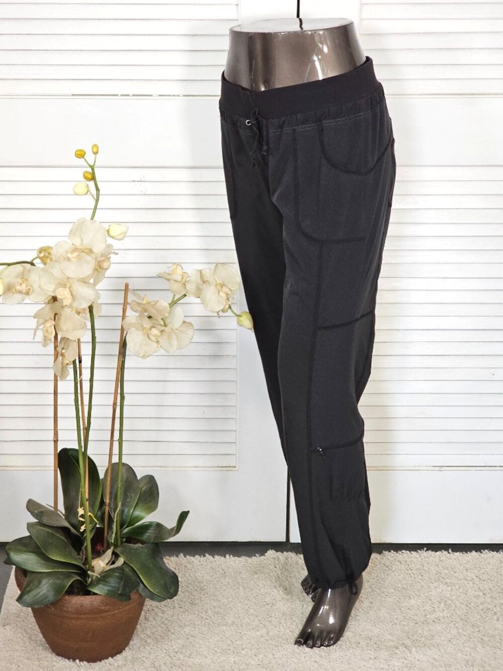 Athleta Women's Black Midtown Trouser Drawstring Hem Lined Pants Size 8 1706 - Picture 3 of 15